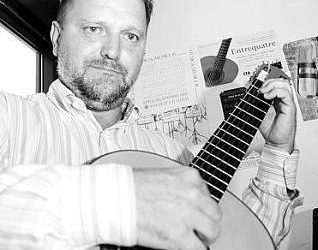 Manuel Paz, el esfuerzo y entusiasmo por volver a tocar la Guitarra